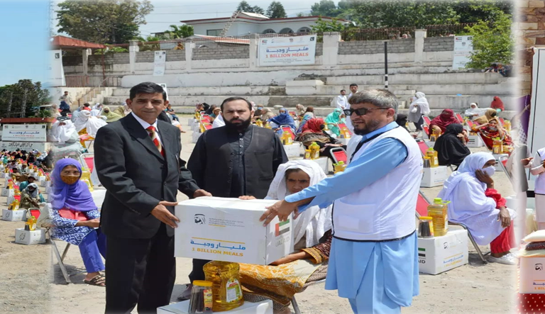 Distribution of food packages with the support of international NGOs